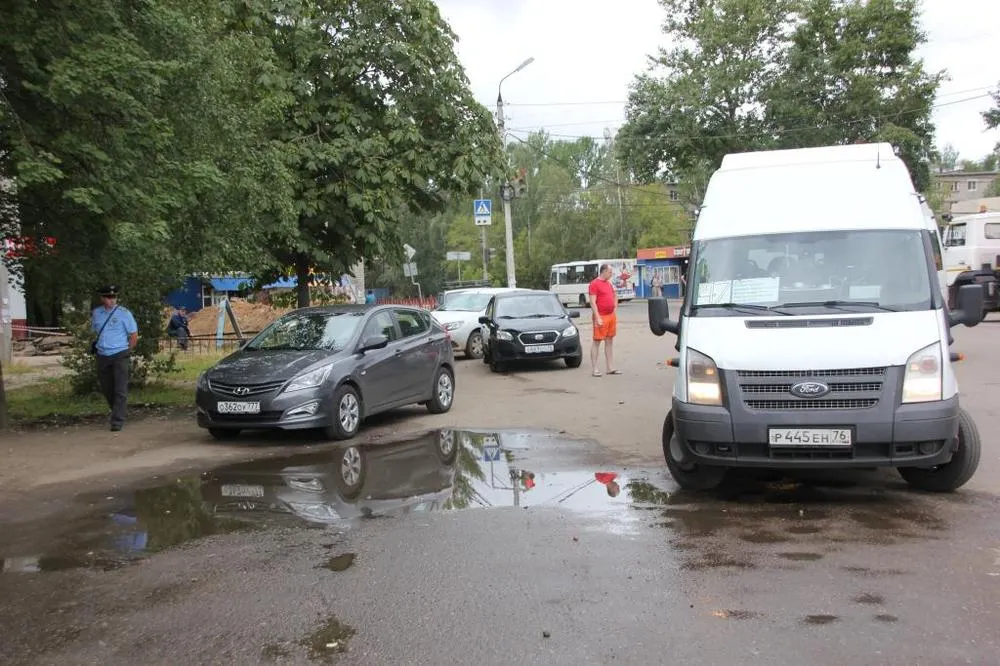 В Ярославле ловили нарушителей среди водителей маршрутных такси