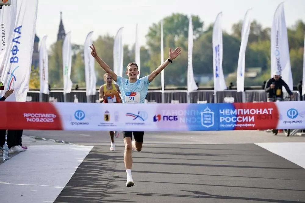 Экс-лыжник Шаров выиграл чемпионат России по полумарафону в Ярославле