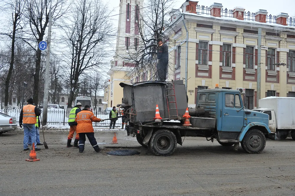 В Ярославле начинается ямочный ремонт при температуре -15