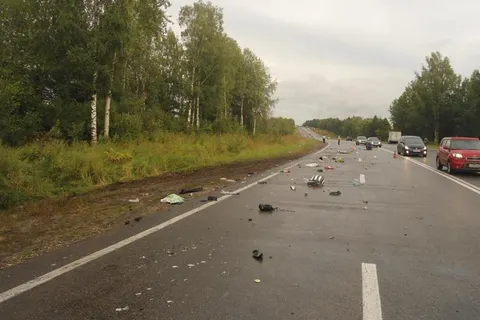 Под Тутаевом иномарка врезалась в автобус с пассажирами