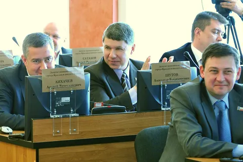 Приход мэра Ярославля на заседание муниципалитета был выполнен в жанре цирковой репризы. Фоторепортаж