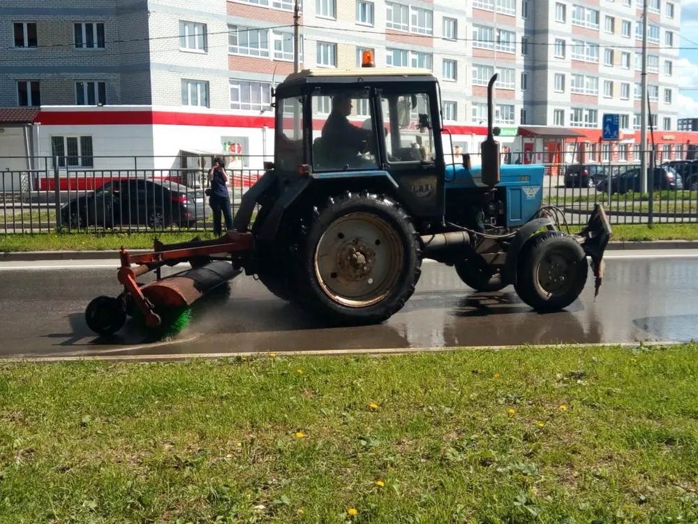 В Ярославле перешли на летний режим уборки