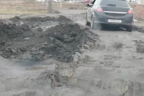 На ярославской дороге застрял мусоровоз
