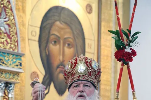 Благодатный огонь встретили в Ярославле