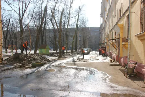 В Ярославле встречают весну субботниками