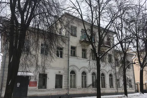 Спасло чудо: в Ярославле на бабушку обрушился потолок 