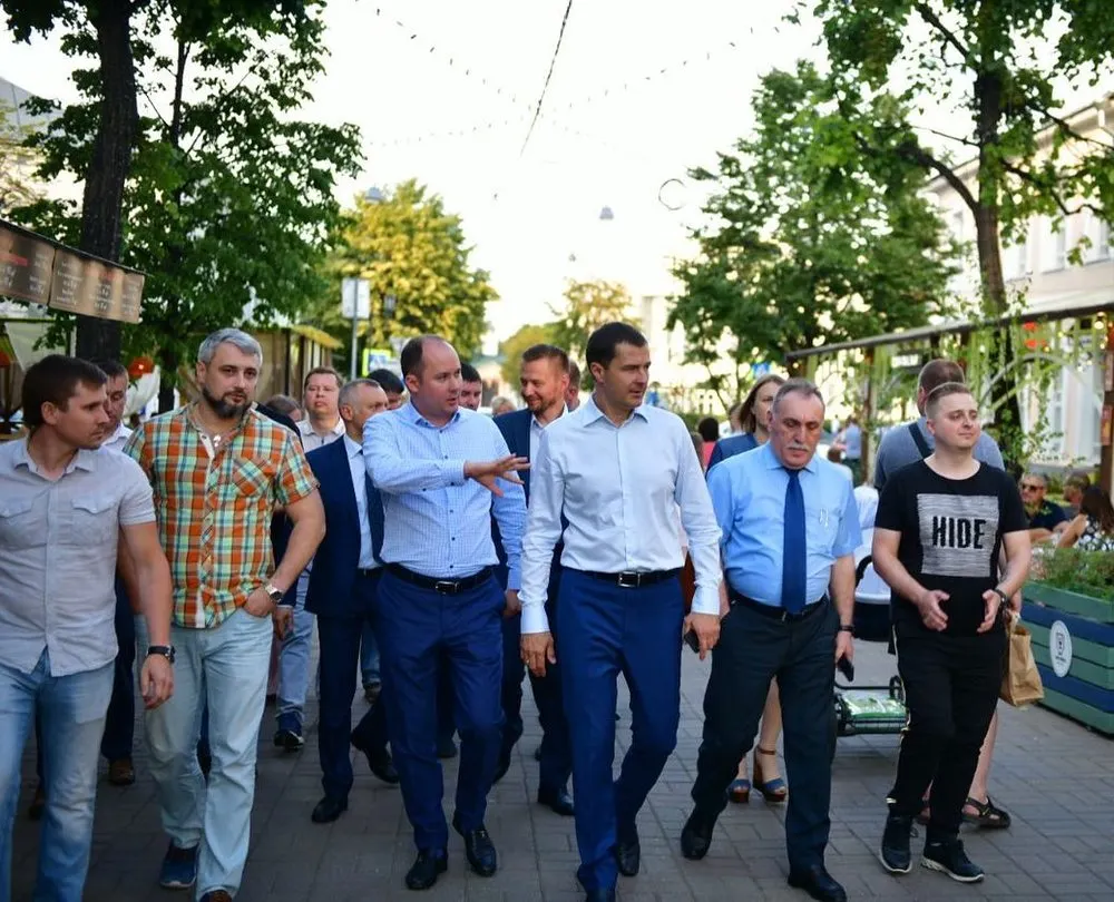 Мэр Ярославля прошелся по кафе на улице Кирова