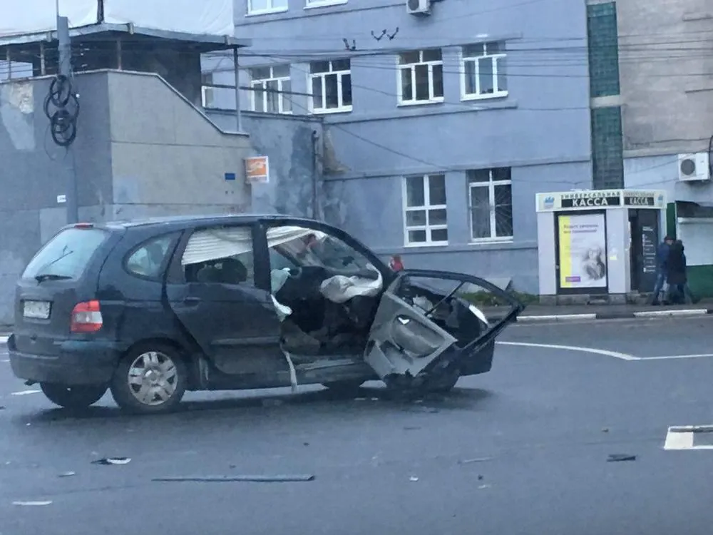 В центре Ярославля в ДТП разбились две иномарки