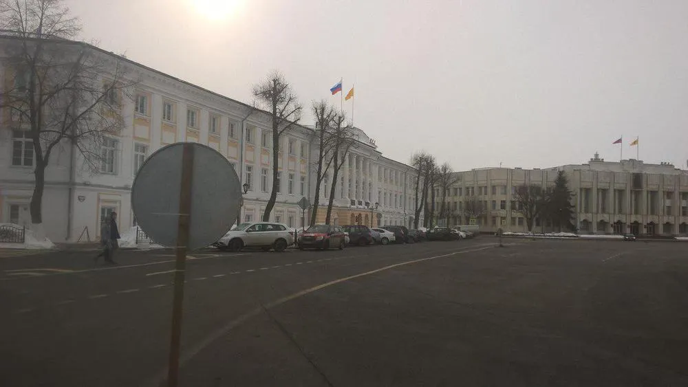 Мэрия планирует сделать парковки в центре Ярославля платными