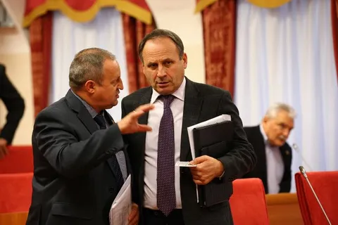Александр Князьков: «В 2015 году расходы на содержание подразделений Правительства региона будут сокращены»