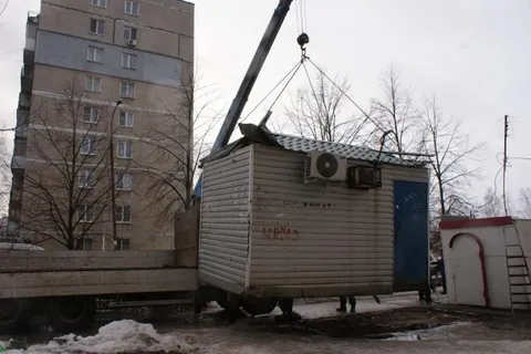 В Ярославле владелец ларька снес его сам по решению суда