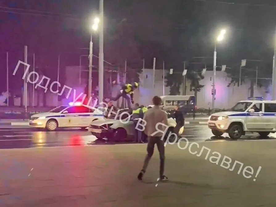 В Ярославле будут судить дебошира, сбившего сотрудника ГИБДД
