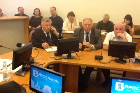 Ярославль: чугунная ограда, стальной забор и редкие медведи