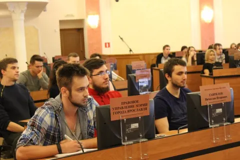 В муниципалитете Ярославля возобновились уроки самоуправления