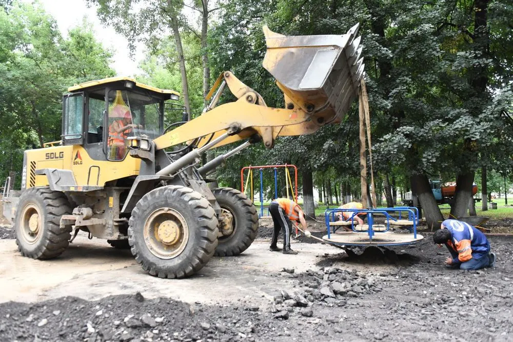 Продолжается благоустройство Бутусовского парка в Ярославле