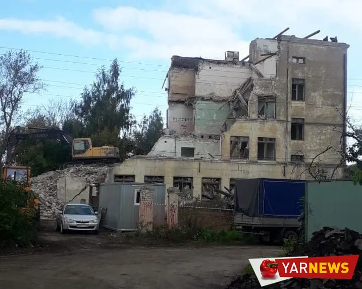 В Ярославле сносят школу на Туговой горе: фото