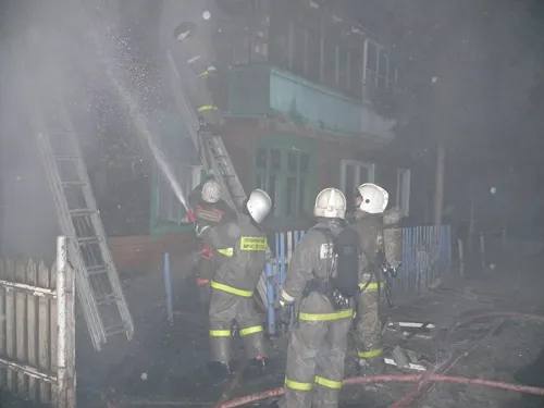 Квартира в Ярославле загорелась сразу в трёх местах