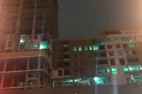 Самый известный недострой на площади Труда стал похож на ракету