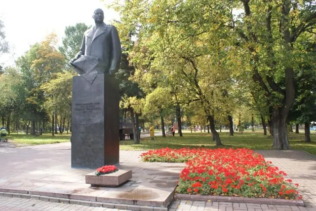 Ярославль готовит памятники и мемориальные объекты к зиме