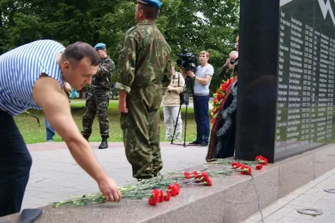 В Ярославле ветераны ВДВ отметили свой день
