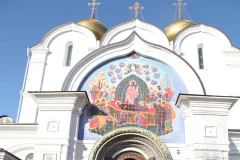 Благодатный огонь встретили в Ярославле