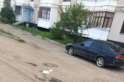 В Ярославле дорожные знаки нарисовали в ямах