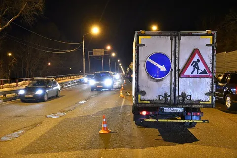 Мэрия Ярославля: ямы на Октябрьском мосту ликвидированы