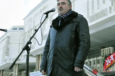 На митинг в поддержку мэра Ярославля собралось около двухсот человек. Фоторепортаж