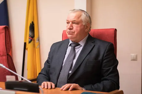Депутатские полтора миллиарда против правительственных пятидесяти миллионов