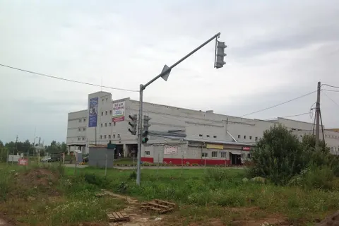 В Ярославле светофор работает на пустыре
