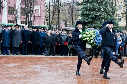 В Ярославле открыли памятник сотрудникам правоохранительных органов, погибшим при исполнении долга