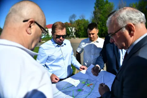 Ио мэра Ярославля оценил ход благоустройства парка «Рабочий сад»