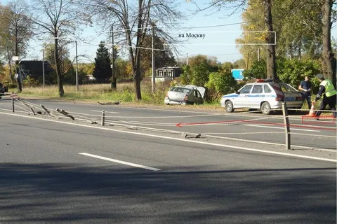 В Ярославской области «Рено» снес 18 метров тросового ограждения