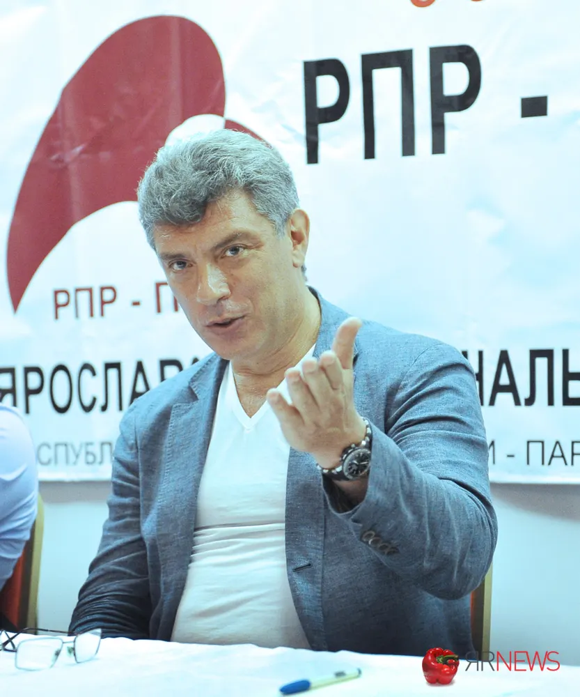 Борис Немцов за год заработал около 18 миллионов рублей
