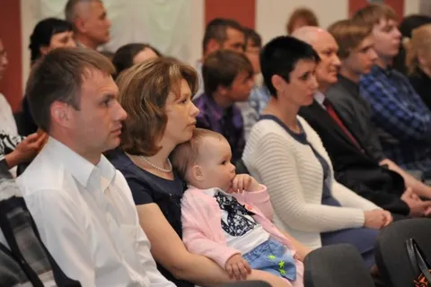 Одиннадцать ярославских семей награждены медалями «За верность родительскому долгу»