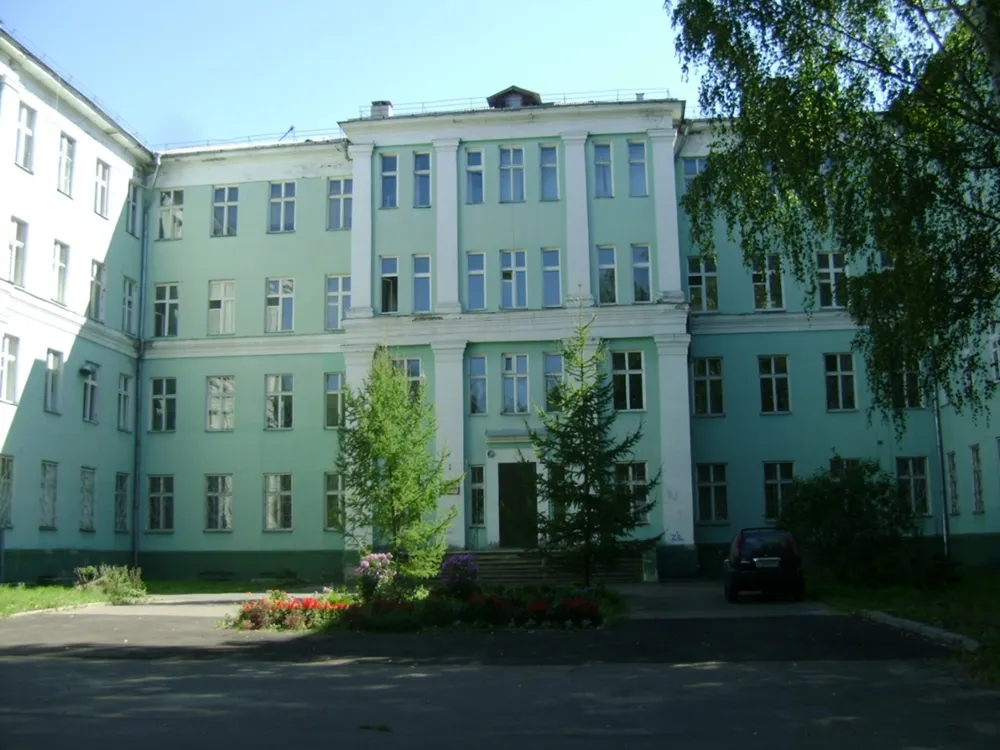 Пациенты больницы на Резинотехнике пожаловались на ремонт