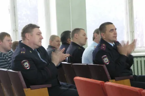 Председатель муниципалитета Ярославля поздравил ярославских участковых