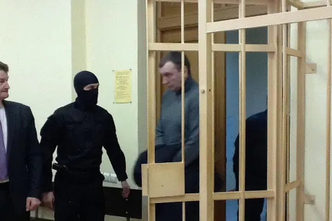 Почему Комарову СИЗО, а Даниленко домашний арест?