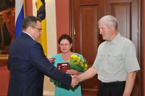 Одиннадцать ярославских семей награждены медалями «За верность родительскому долгу»