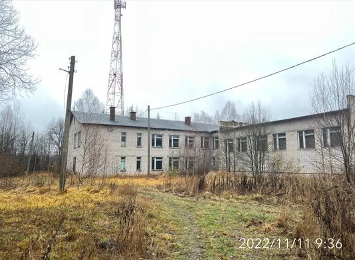 Школу в Ярославской области не смогли продать за 999 триллионов