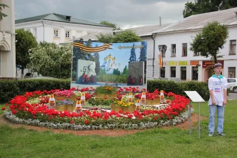 В Ярославле состоялось торжественное открытие проекта «Цветы Победы»