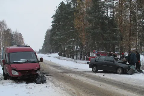 В Мышкинском районе столкнулись два автомобиля – есть пострадавшие