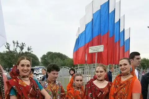День России в Ярославле подтвердил - настоящую дружбу  народов не  разлить  даже  дождем