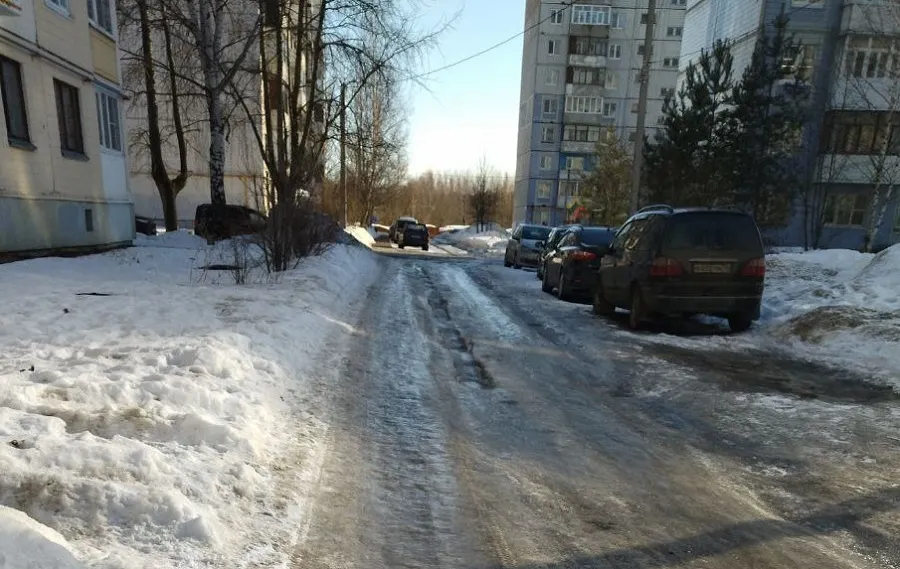 Мэр Ярославля потребовал очистить от наледи подходы к избирательным участкам