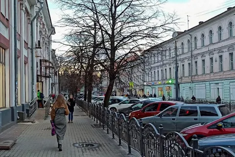 Лавочки и фонари: ярославцам показали проект благоустройства улицы Комсомольской 