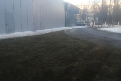 В ярославском парке начали укладывать газоны в минусовую температуру   