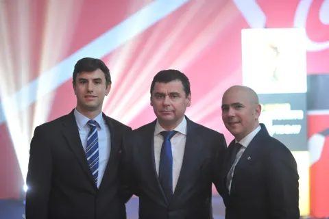 В Ярославль приехал кубок Чемпионата мира по футболу FIFA: фото