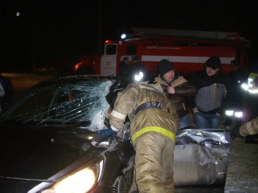 В Гаврилов-Яме иномарка столкнулась с автогрейдером