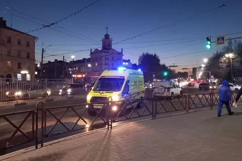 Пожарные потушили загоревшийся в Ярославле автобус: видео