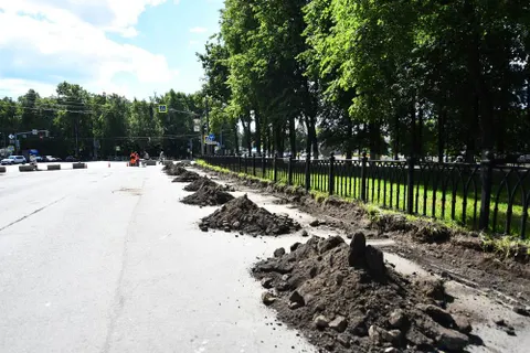 Ио мэра Ярославля проверил ход ремонта улицы Первомайская